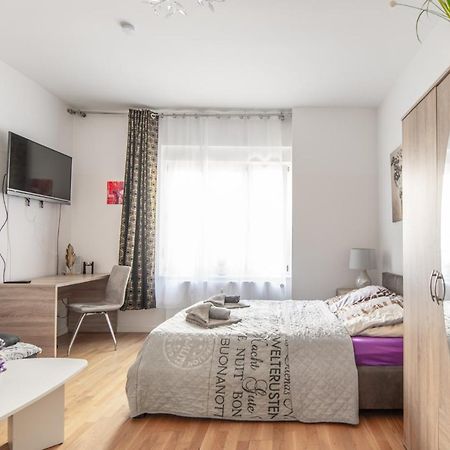 A Stylish Apartment In The Center Of True Берлин Экстерьер фото