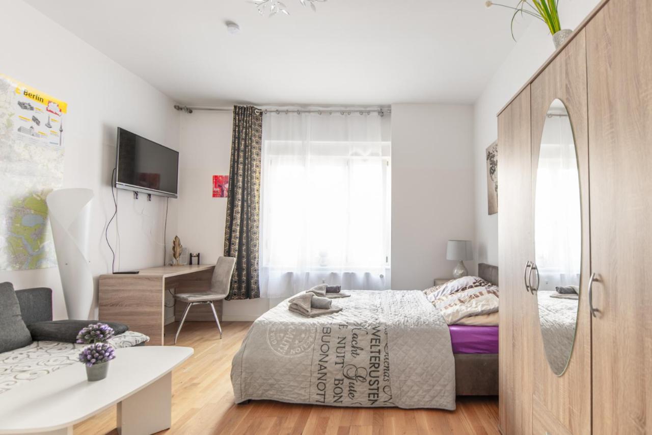 A Stylish Apartment In The Center Of True Берлин Экстерьер фото
